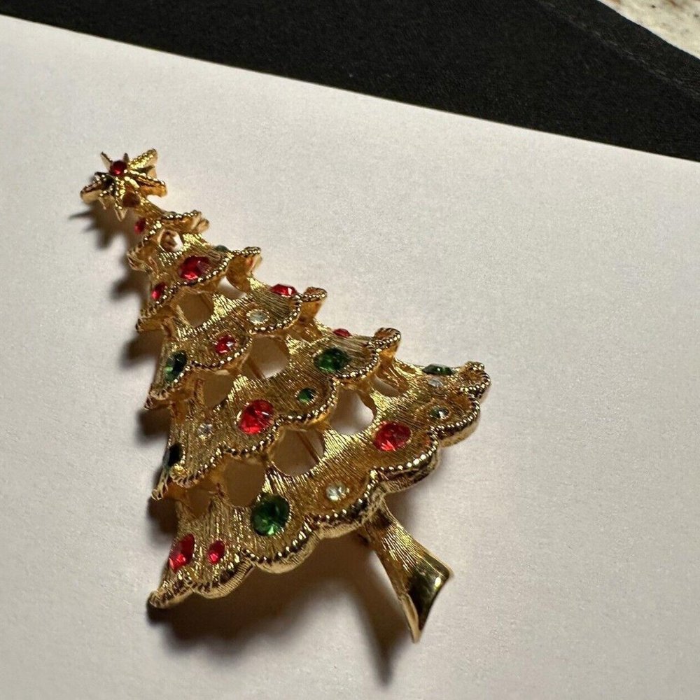 Signed COREL Multi Color Rhinestone Christmas Tree Pin Brooch Gold Tone